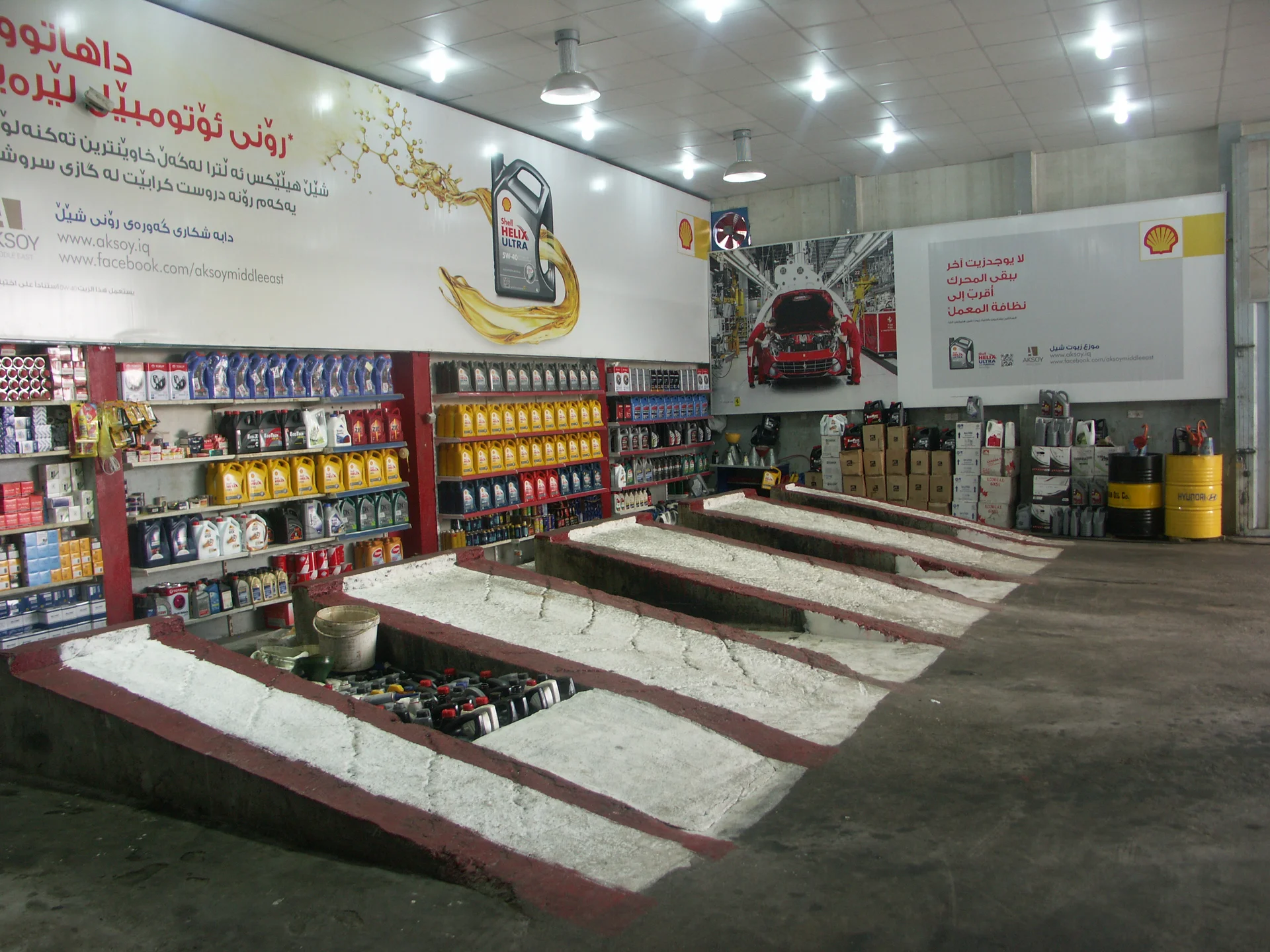 Shell Helix motor oil campaign by Brandkom – branded retail point