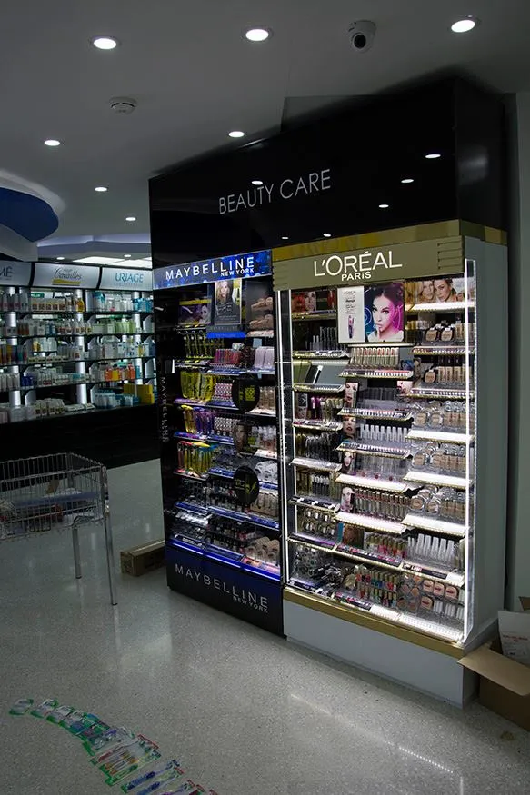 Shopfront signage, façade branding and interior graphics – Brandkom, CMS GROUP